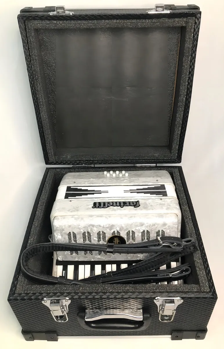 Acordeón de Teclas Farinelli Junior Blanco 22 Teclas 8 Bajos 22K8BSW - Image 6