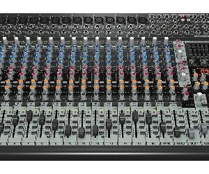 Mezcladora Analógica Behringer Eurodesk SX2442FX de 24 Canales