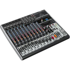 Mezcladora Análoga Behringer X1832USB con Interface Digital