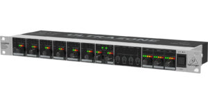 Mezcladora Behringer ZMX8210 V2
